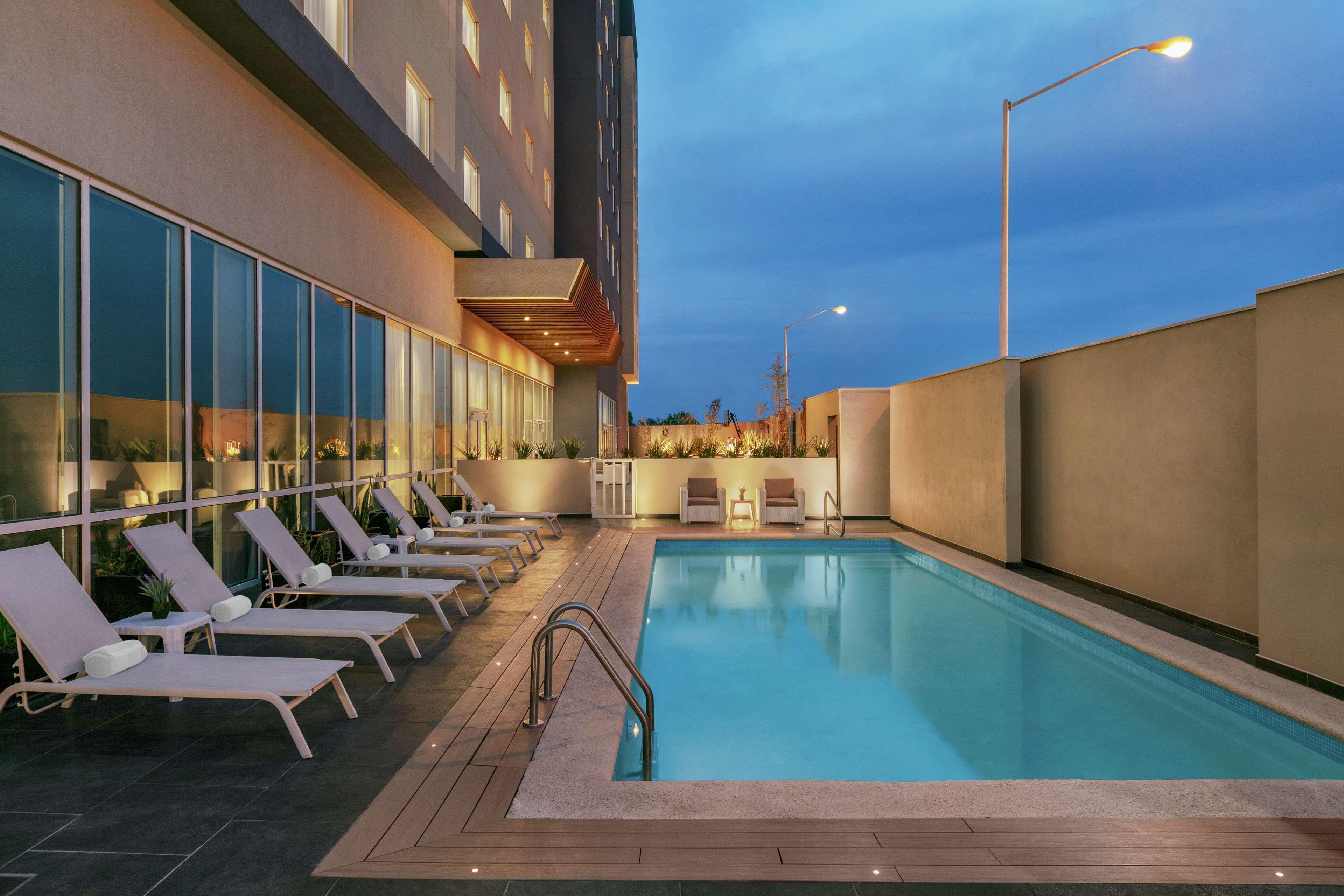 โฮมวูด สวีท บาย ฮิลตัน มอนเทอร์เรย์ อโปดากา Hotel อโปดาคา ภายนอก รูปภาพ