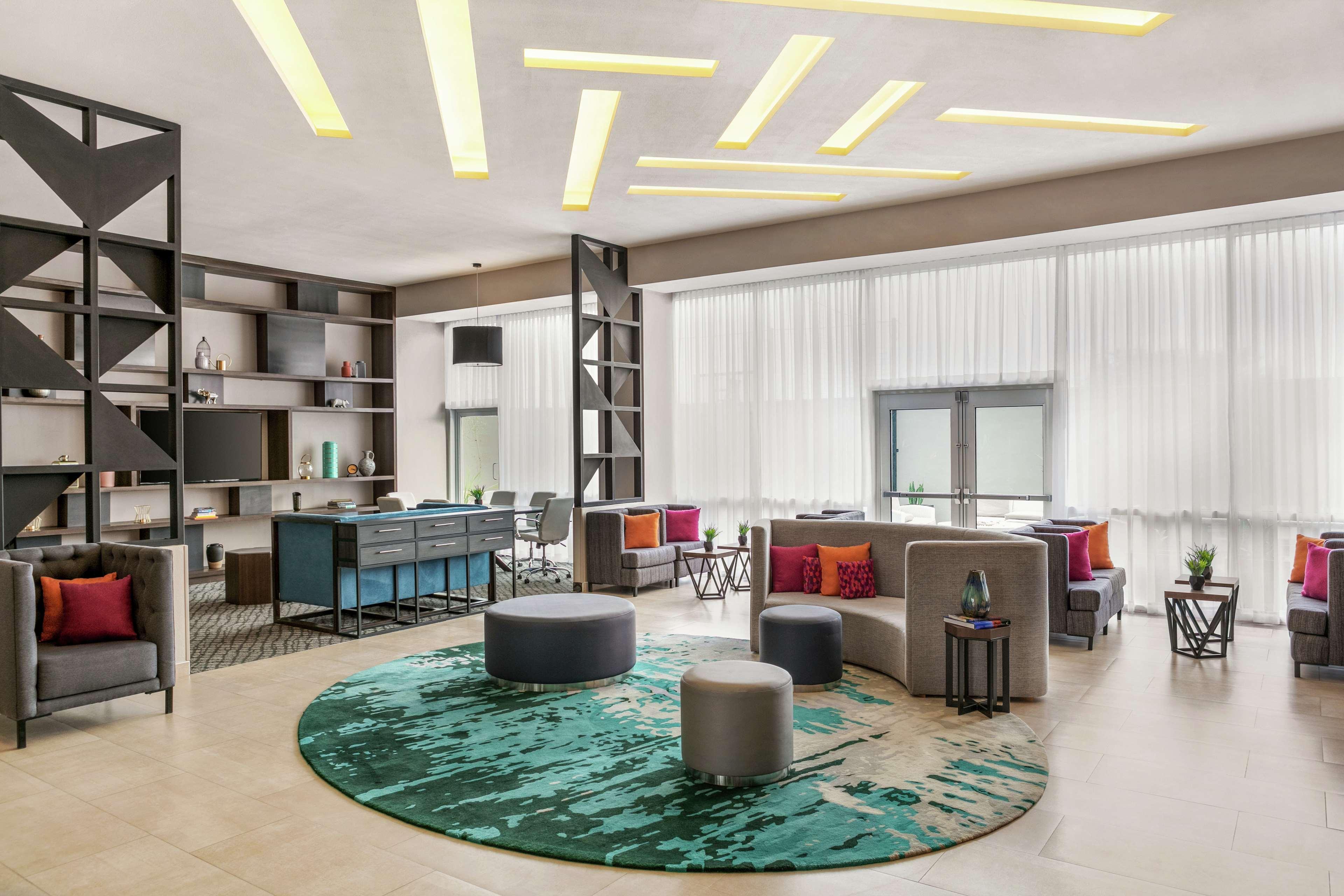 โฮมวูด สวีท บาย ฮิลตัน มอนเทอร์เรย์ อโปดากา Hotel อโปดาคา ภายนอก รูปภาพ