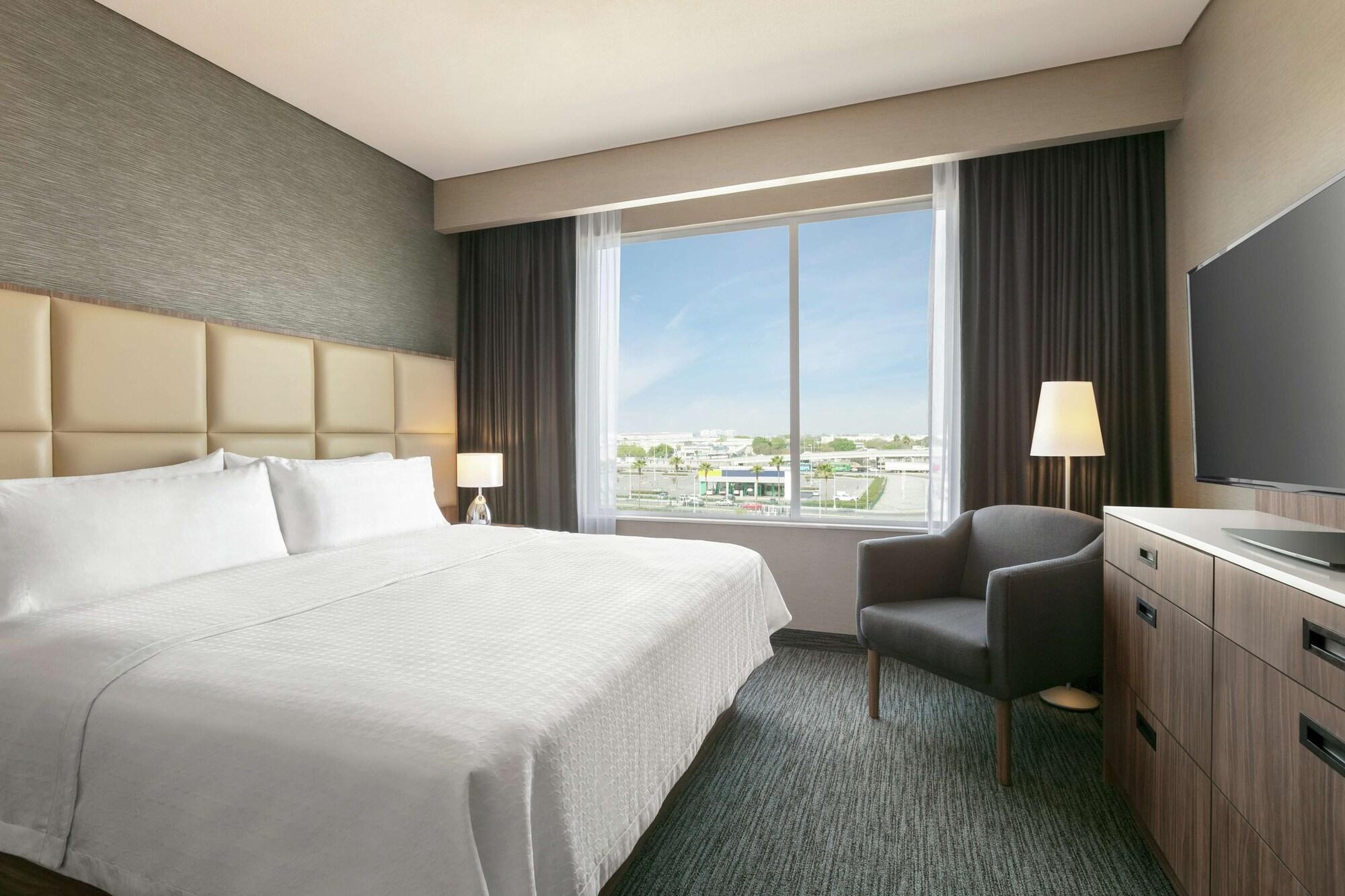 โฮมวูด สวีท บาย ฮิลตัน มอนเทอร์เรย์ อโปดากา Hotel อโปดาคา ภายนอก รูปภาพ