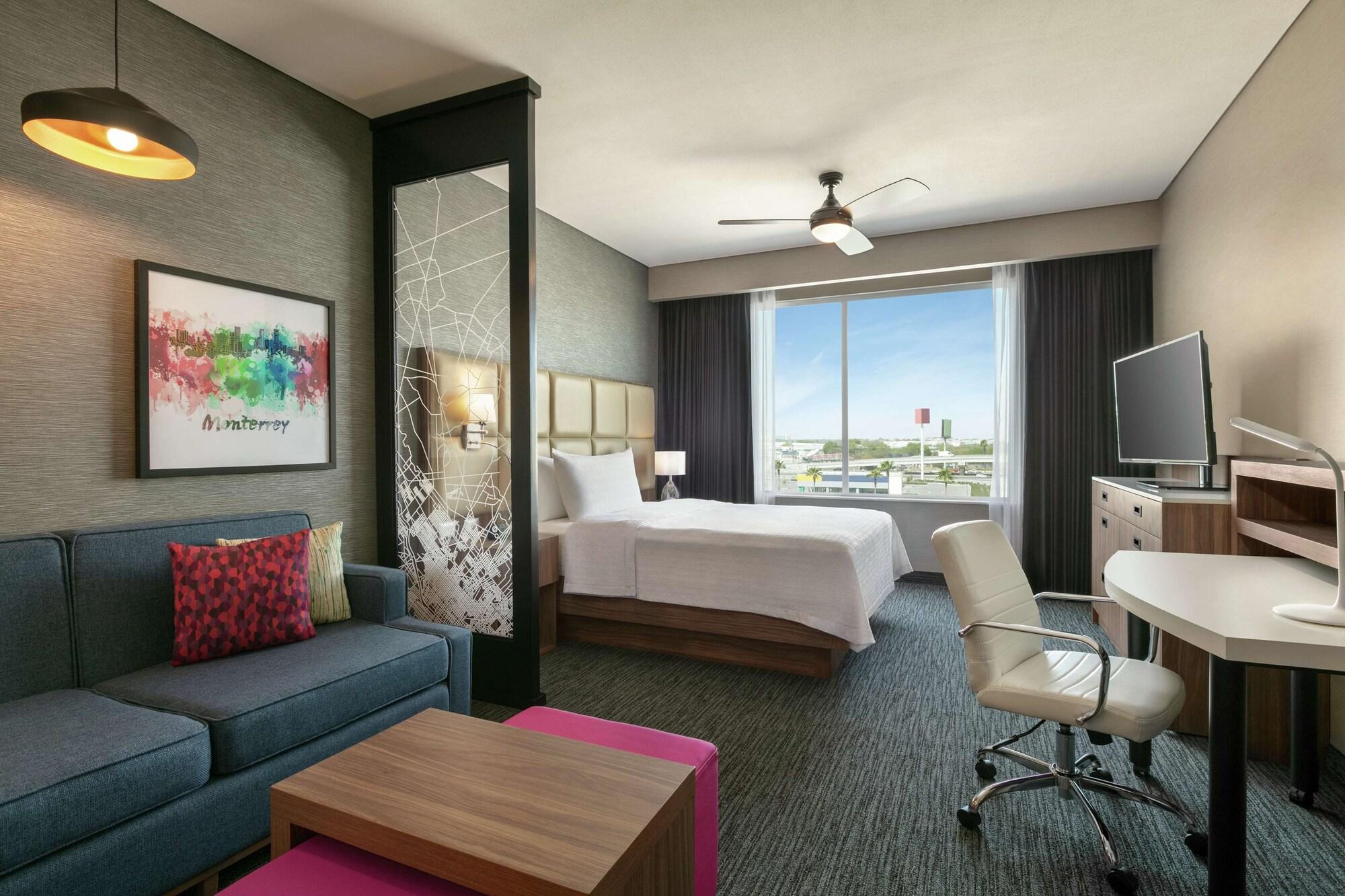 โฮมวูด สวีท บาย ฮิลตัน มอนเทอร์เรย์ อโปดากา Hotel อโปดาคา ภายนอก รูปภาพ