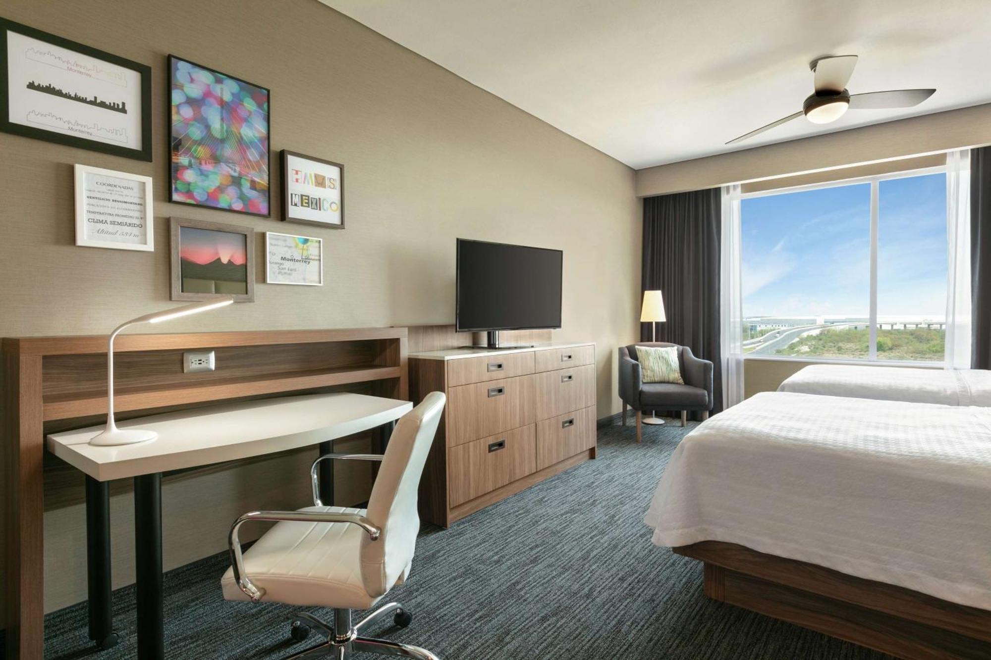 โฮมวูด สวีท บาย ฮิลตัน มอนเทอร์เรย์ อโปดากา Hotel อโปดาคา ภายนอก รูปภาพ